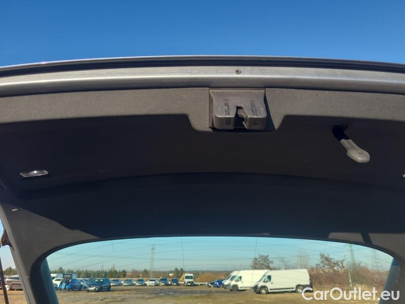  Skoda  Superb  Combi (3V5)(2015) Sup.C.FL2.0TDI 140 Sty. 4x4 AT #12