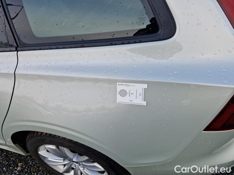  Volvo  V60  (2010)  B3 Momentum AT #23