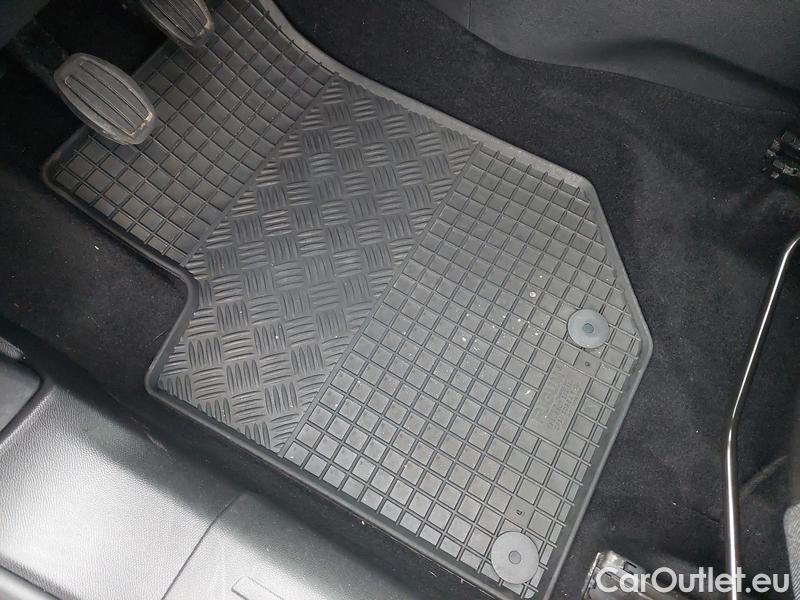  Peugeot  2008  (P1) (2019)  1.2PT 100 Active #2