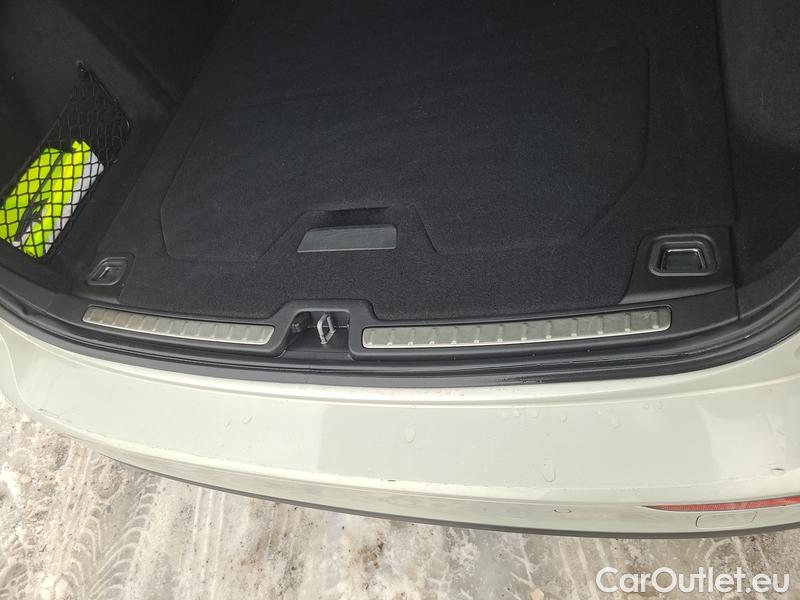  Volvo  V60  (2010)  B3 Momentum AT #13