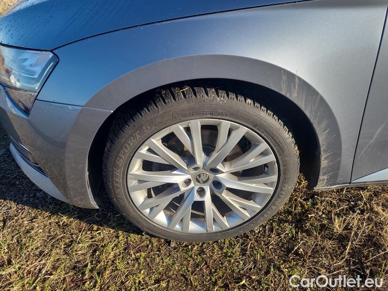  Skoda  Superb  Combi (3V5)(2015) Sup.C.FL2.0TDI 140 Sty. 4x4 AT #2