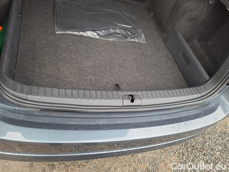  Skoda  Octavia  Combi (NX3)(2020) Oct.Combi 1.5TSI 110 Style Aut #9