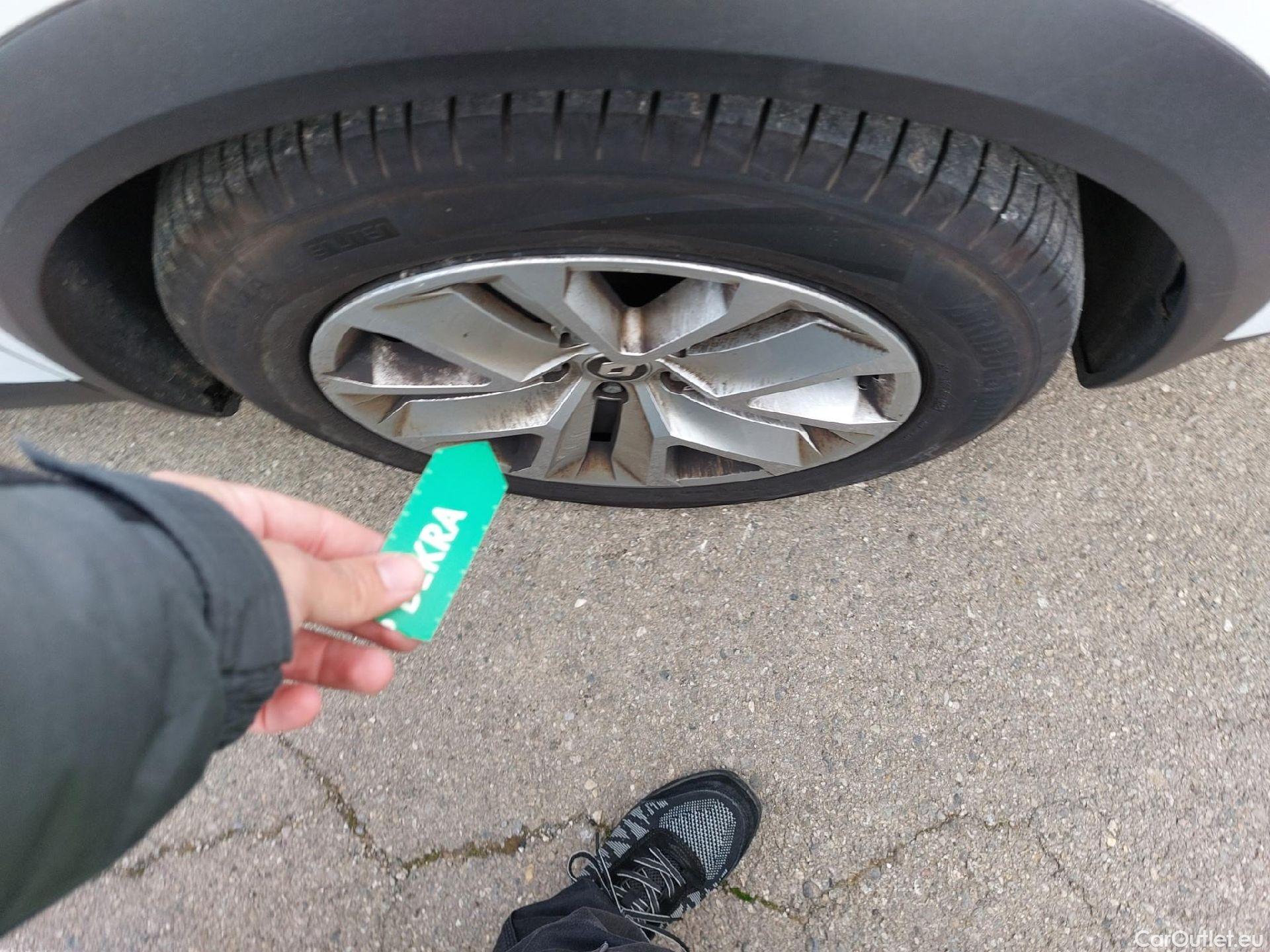  Renault  Captur RENAULT  / 2019 / 5P / todoterreno Intens TCe 90 (AC) #16