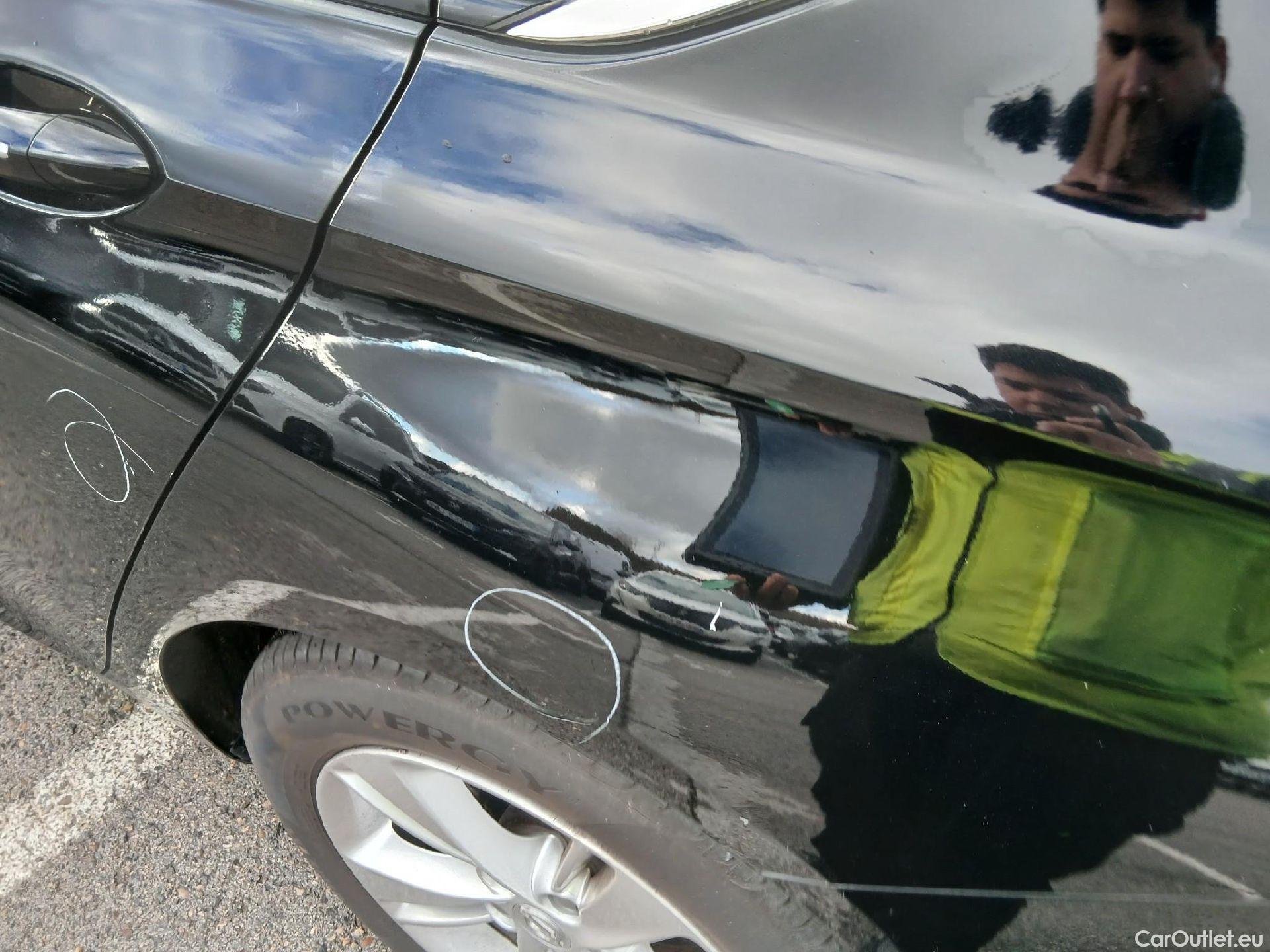  Land Rover  Discovery OPEL Insignia / 2020 / 5P / berlina con portón GS Business 1.5D DVH 130kW AT8 #17