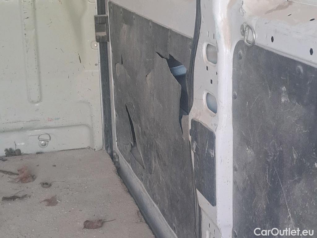  Peugeot  Boxer PEUGEOT  / 2014 / 4P / furgón 333 L2 H1 BHDI 103kW (140CV) S&S 6 V. M (AC) #21