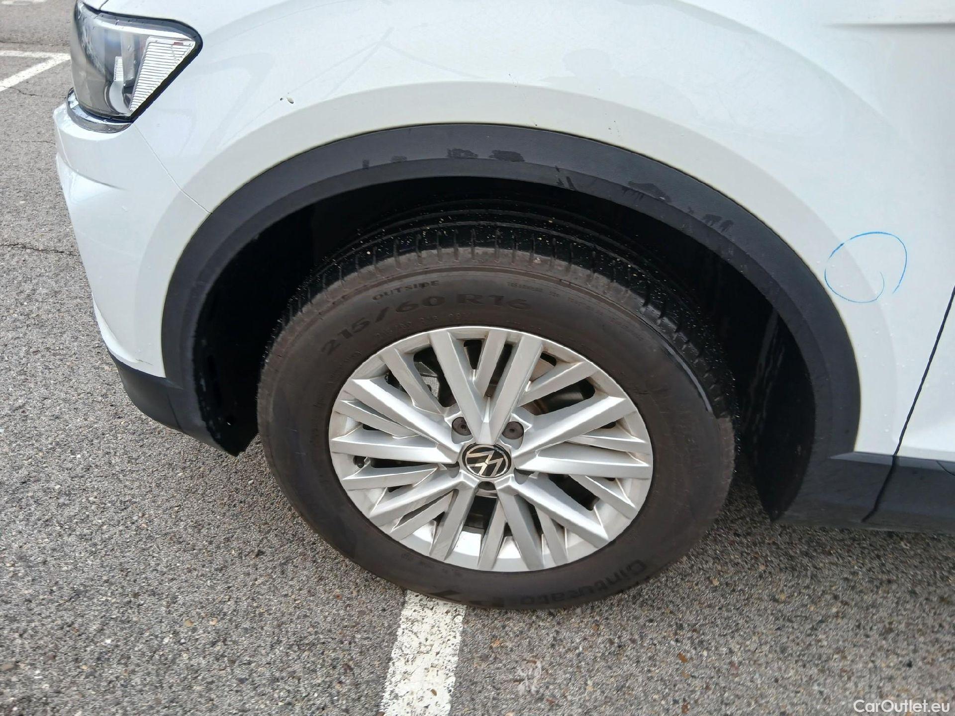  Volkswagen  T-ROC  1.0 TSI 110CV MT6 E6d #9