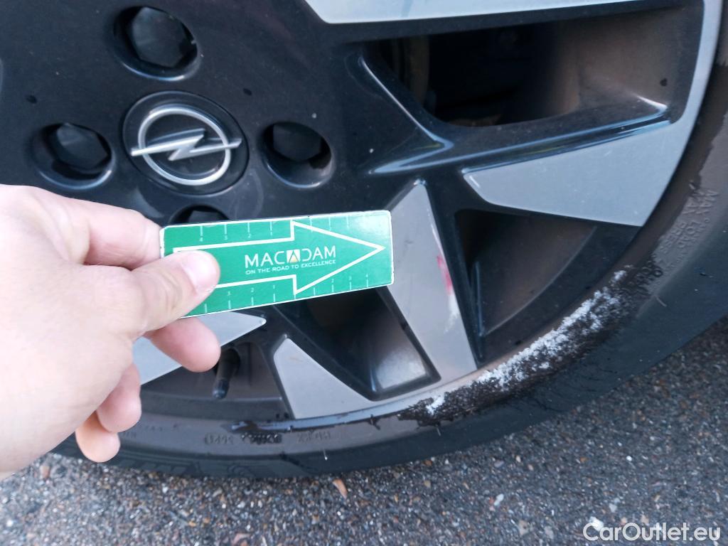  Opel  Mokka OPEL  / 2020 / 5P / todoterreno 1.2 T 96kW (130CV) Business Elegance Aut #37