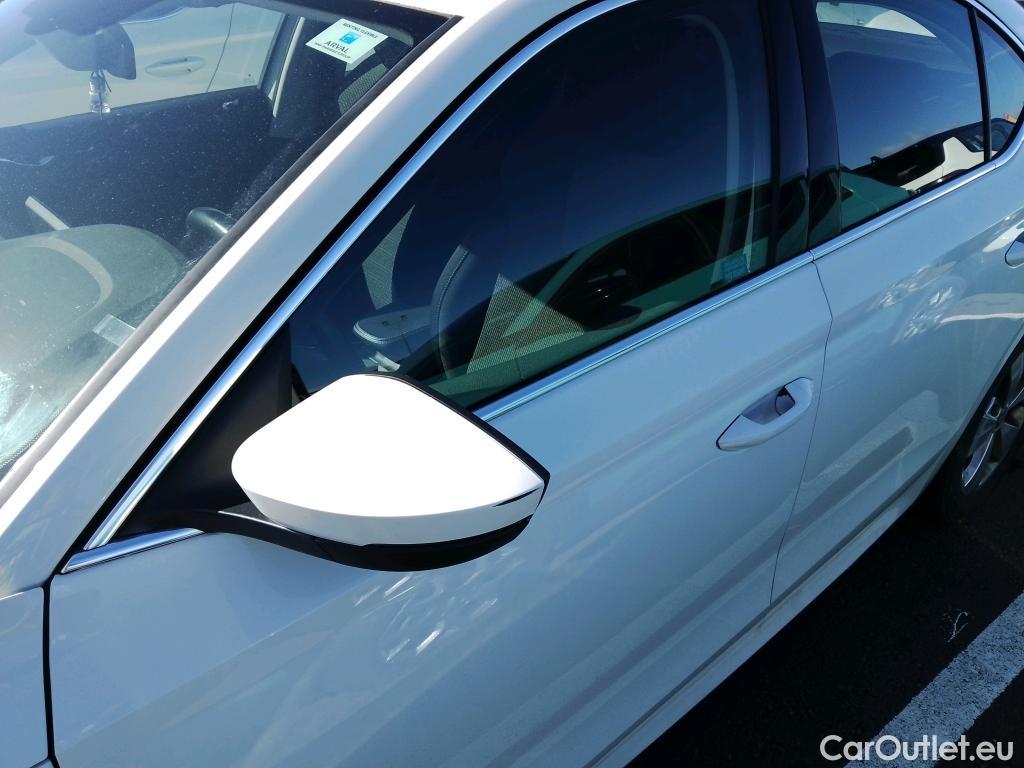  Skoda  Octavia SKODA  / 2020 / 5P / berlina con portón 2.0 TDI 110kW (150CV) Manual Ambition #19