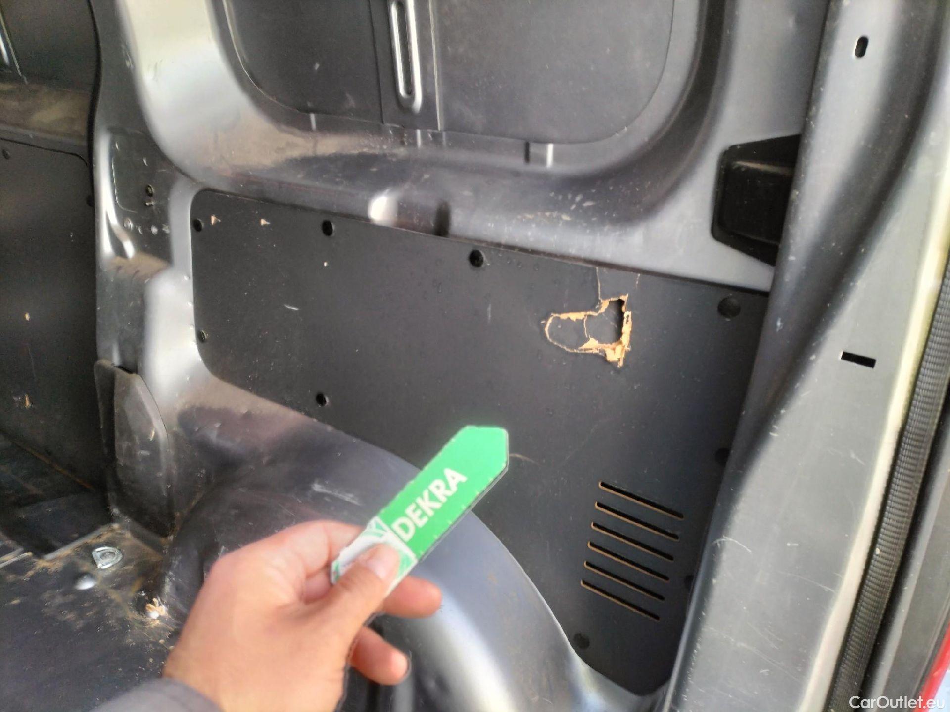  Opel  Vivaro OPEL  / 2019 / 4P / furgón 1.5 Diésel 88kW (120CV) M Std Select #34