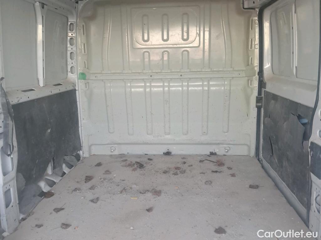  Peugeot  Boxer PEUGEOT  / 2014 / 4P / furgón 333 L2 H1 BHDI 103kW (140CV) S&S 6 V. M (AC) #48