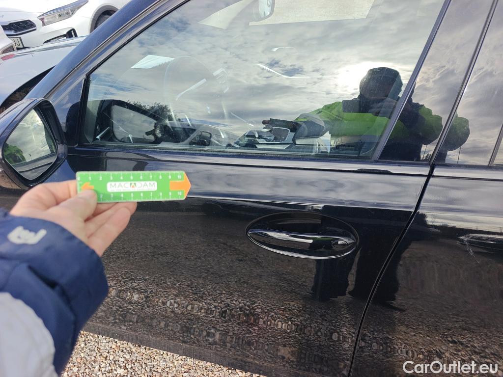  Bmw  Serie 3 BMW  / 2018 / 4P / sedán 318d Auto. #3