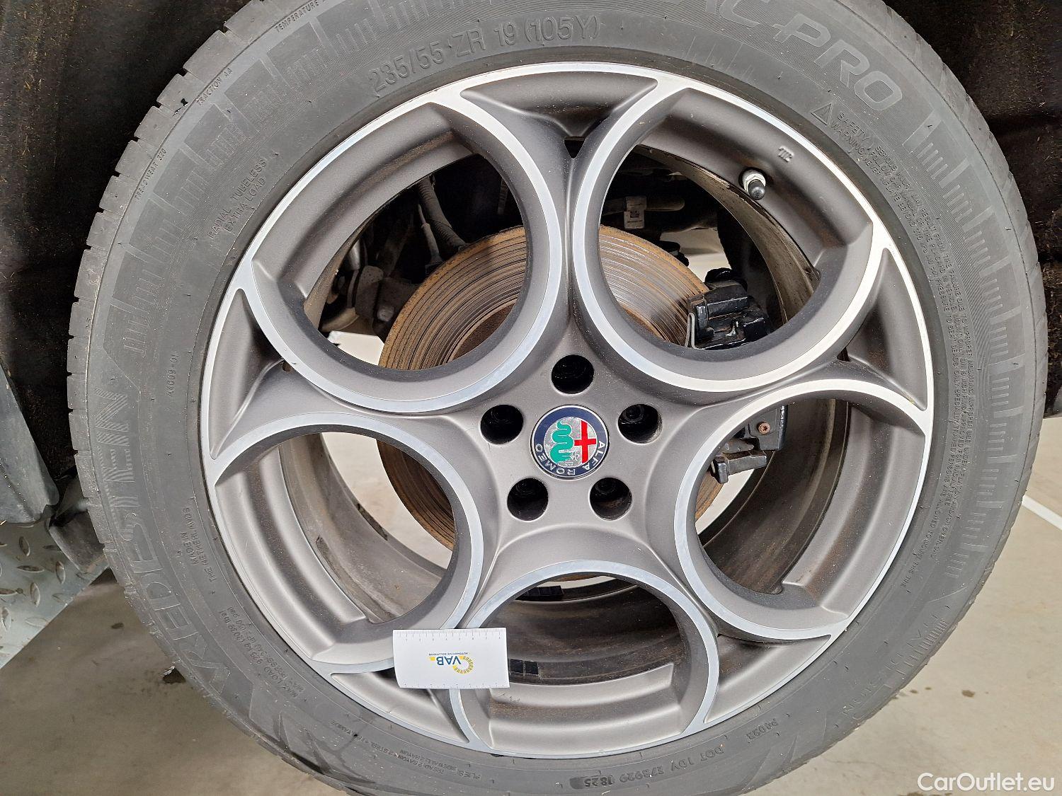  Alfa Romeo   STELVIO Alfa Romeo, '17, Alfa Romeo 2.0 200 Sprint AWD 5d #3