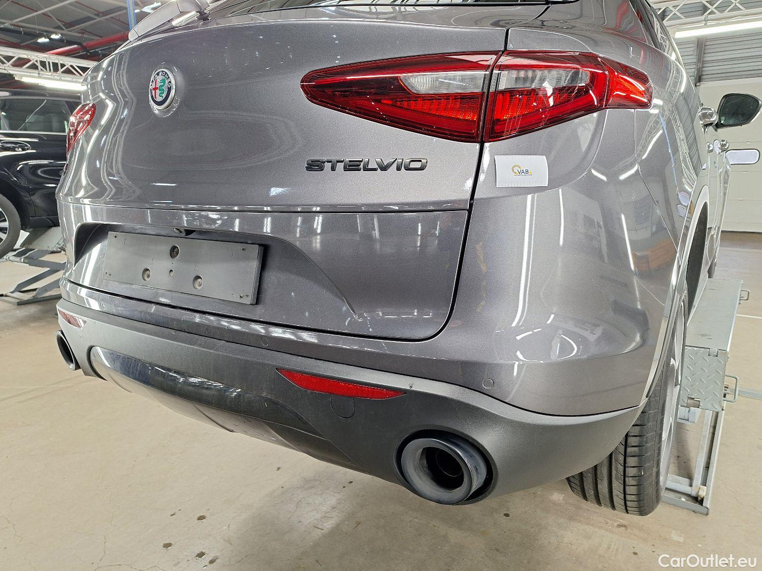  Alfa Romeo   STELVIO Alfa Romeo, '17, Alfa Romeo 2.0 200 Sprint AWD 5d #1