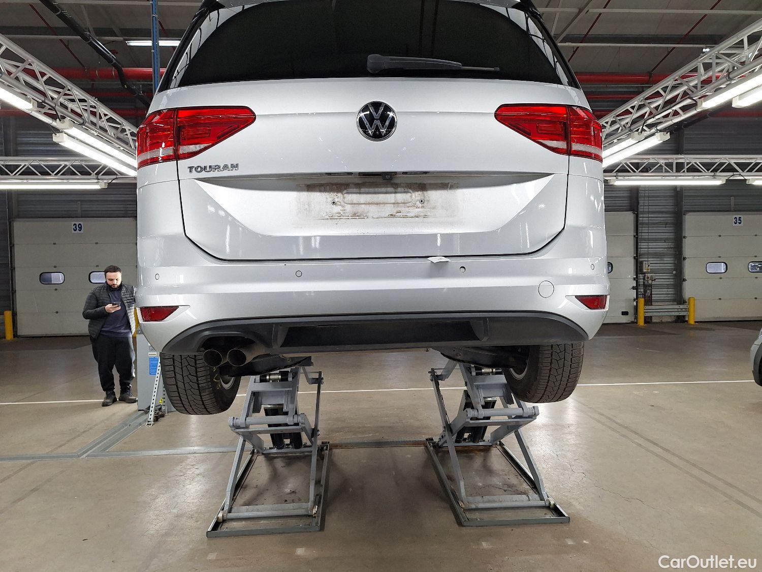  Volkswagen  Touran VW,  '15, Volkswagen  2.0 TDi 110kW Highline DSG 5d 7pl #3