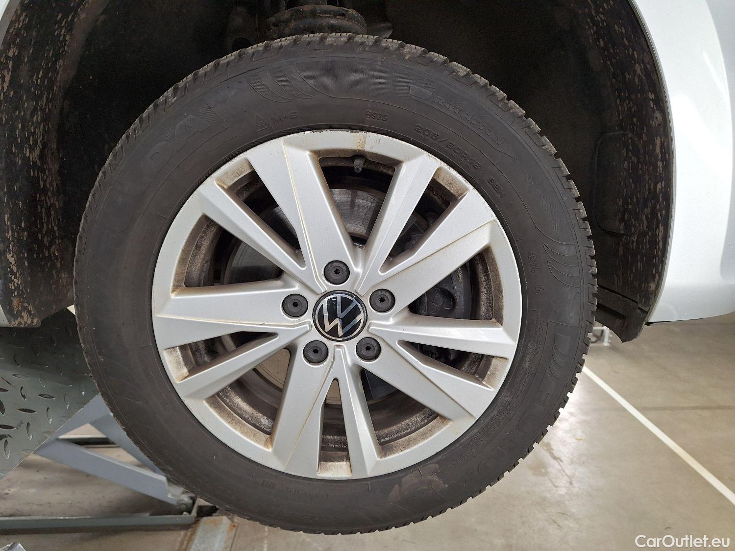  Volkswagen  Touran VW,  '15, Volkswagen  2.0 TDi 110kW Highline DSG 5d 7pl #1