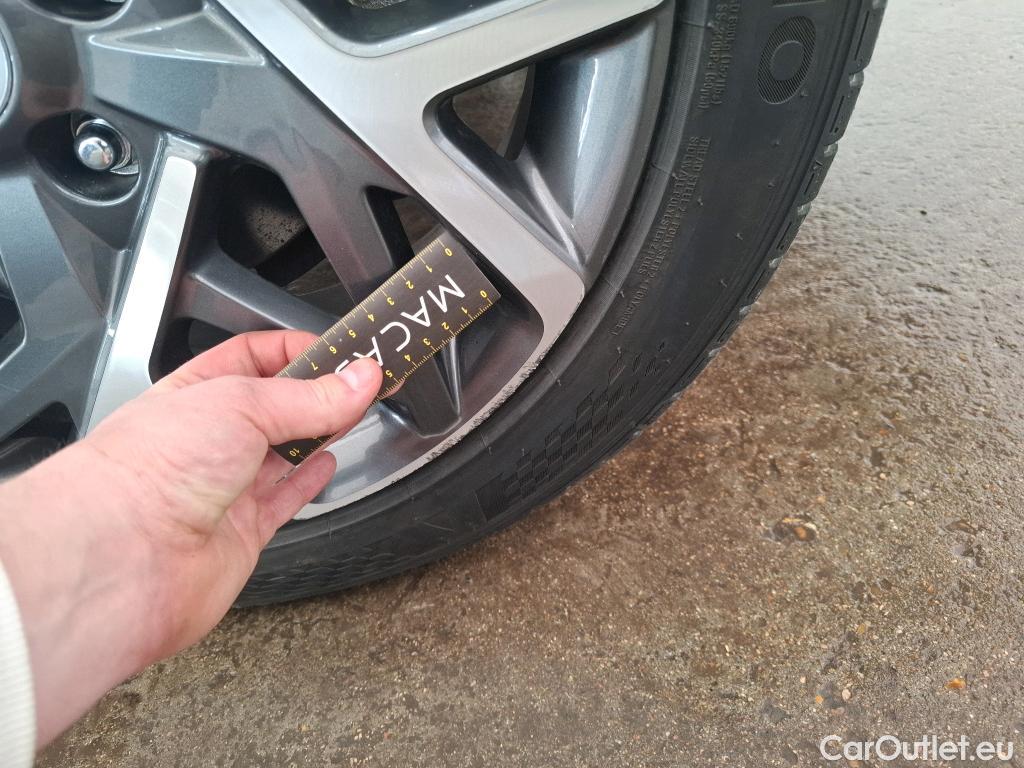  Hyundai  Konna HYUNDAI Kona / 2020 / 5P / SUV 1.6 HYBRID 141 EXECUTIVE HEV #17