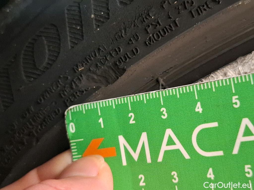  Volkswagen  T-ROC VOLKSWAGEN  / 2017 / 5P / SUV 1.5 TSI 150 EVO R-LINE DSG7 #4