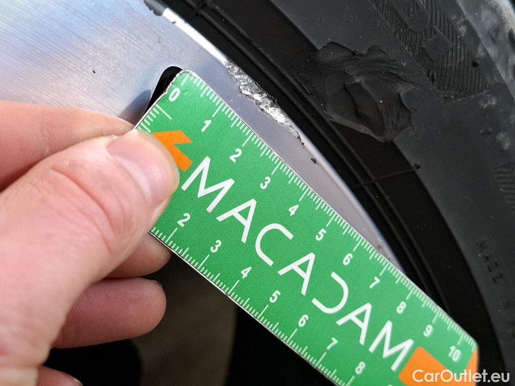  Volkswagen  T-ROC VOLKSWAGEN  / 2017 / 5P / SUV 1.5 TSI 150 EVO R-LINE DSG7 #64