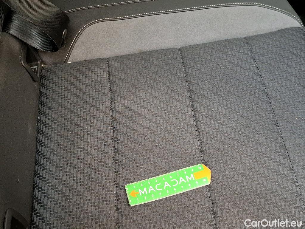  Volkswagen  T-ROC VOLKSWAGEN  / 2017 / 5P / SUV 1.5 TSI 150 EVO R-LINE DSG7 #80