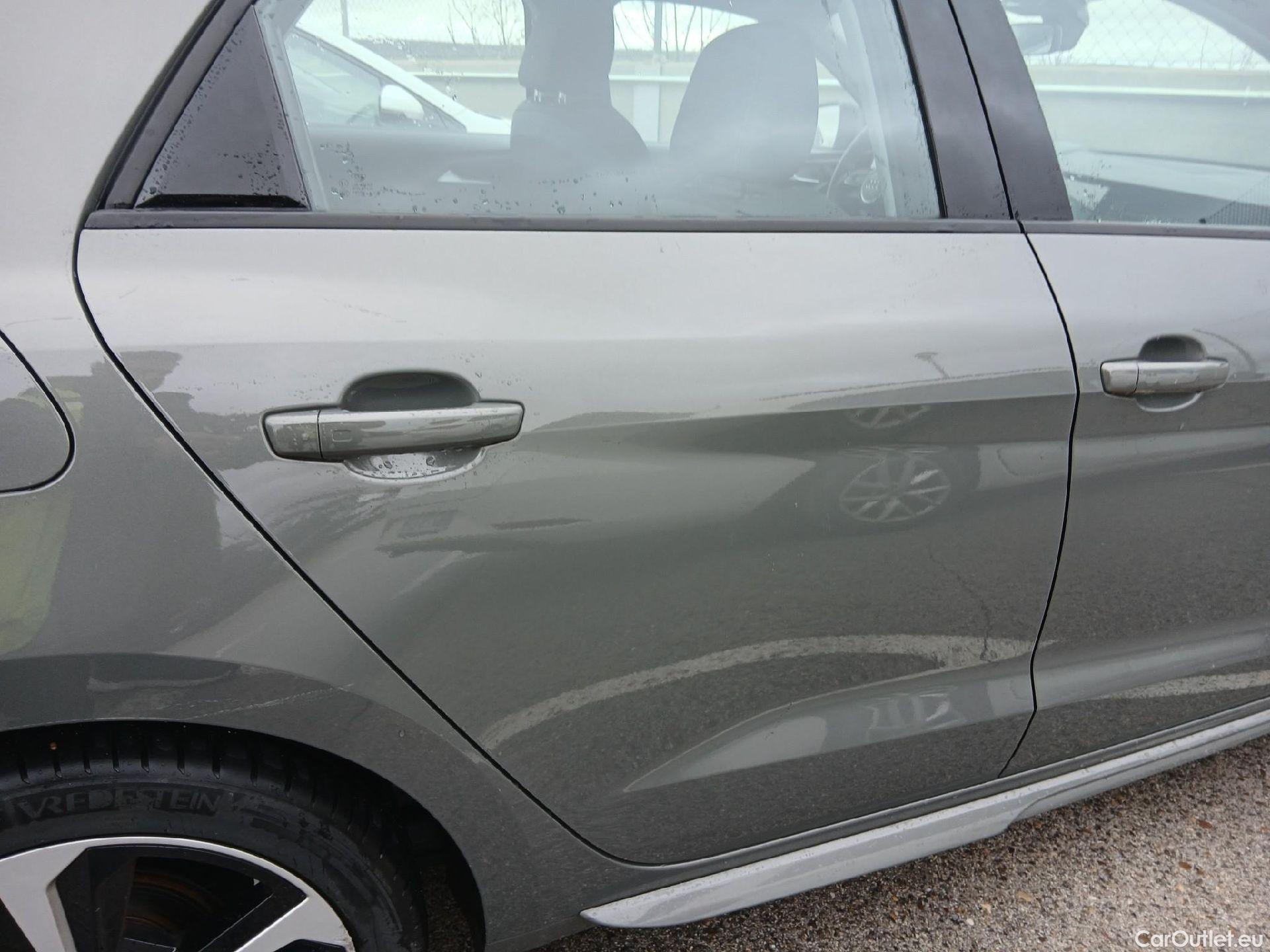  Audi  A1 Sportback AUDI A1 / 2018 / 5P / berlina con portón Sportback Adrenalin 30 TFSI 81kW S tron(SP) #24