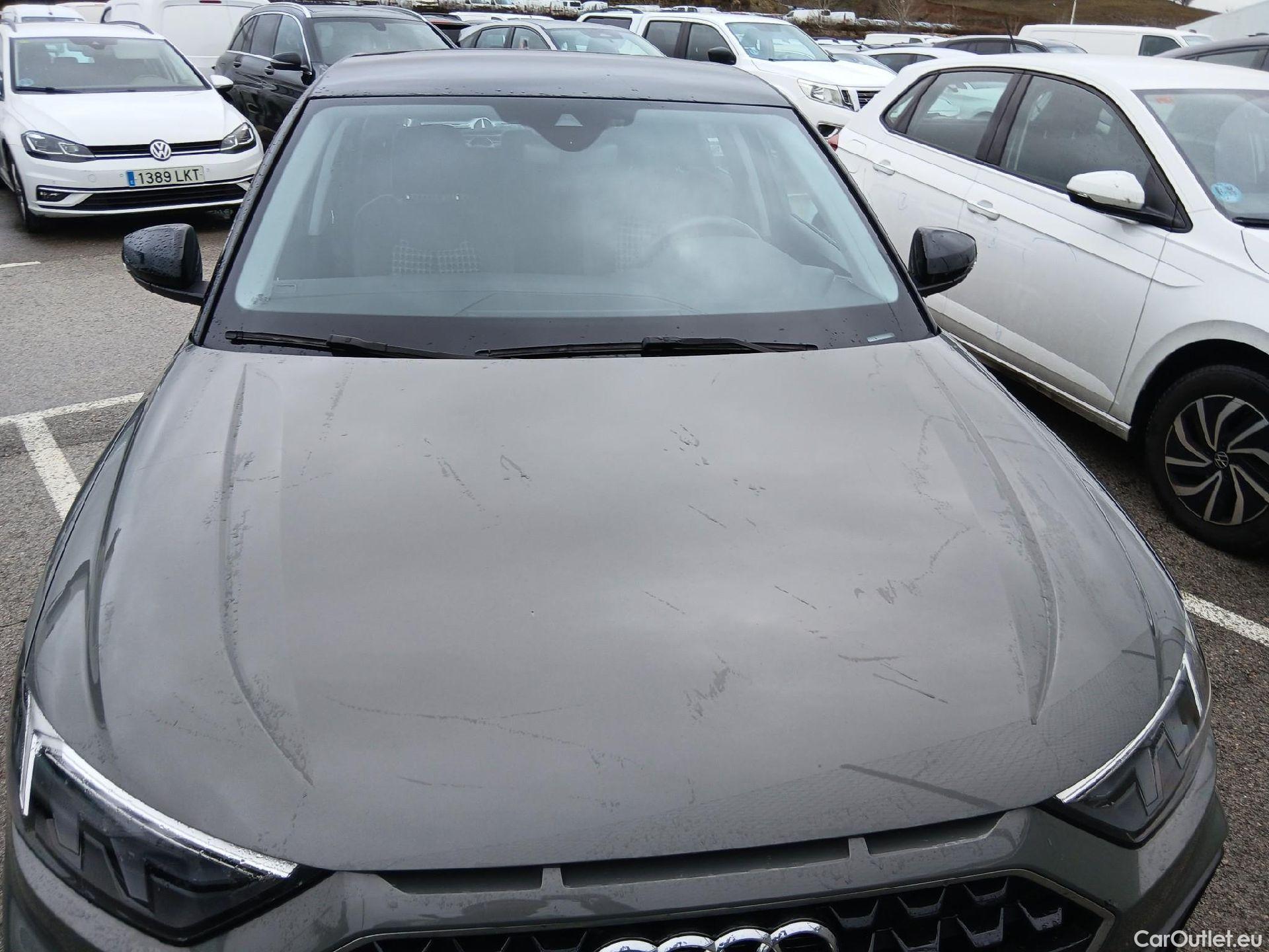  Audi  A1 Sportback AUDI A1 / 2018 / 5P / berlina con portón Sportback Adrenalin 30 TFSI 81kW S tron(SP) #2