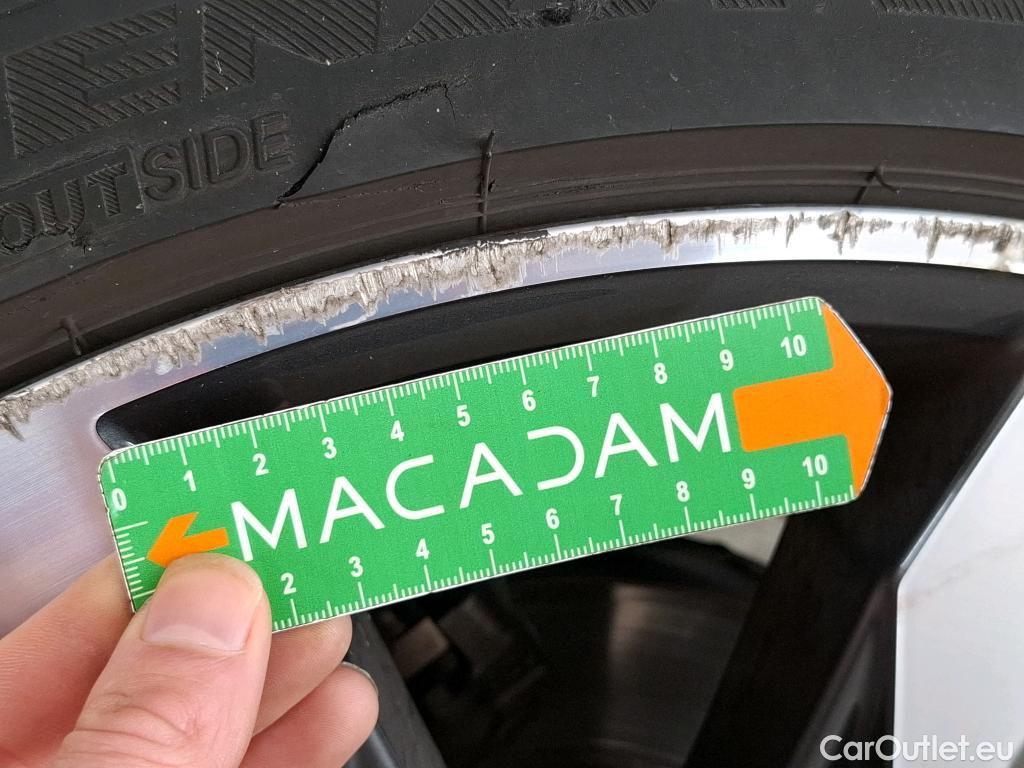  Volkswagen  T-ROC VOLKSWAGEN  / 2017 / 5P / SUV 1.5 TSI 150 EVO R-LINE DSG7 #52