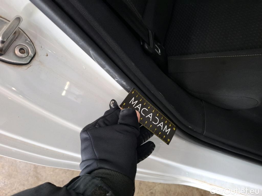  Volkswagen  Polo VOLKSWAGEN  / 2017 / 5P / Berline 1.0 TSI 95 Lounge Business #1