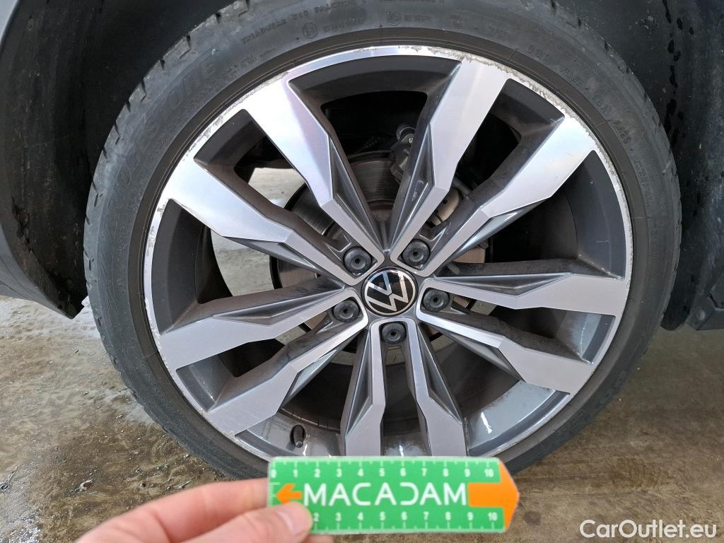  Volkswagen  T-ROC VOLKSWAGEN  / 2017 / 5P / SUV 1.5 TSI 150 EVO R-LINE DSG7 #42