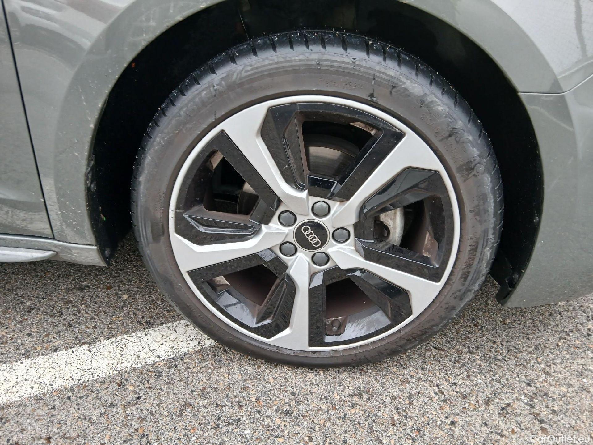  Audi  A1 Sportback AUDI A1 / 2018 / 5P / berlina con portón Sportback Adrenalin 30 TFSI 81kW S tron(SP) #28