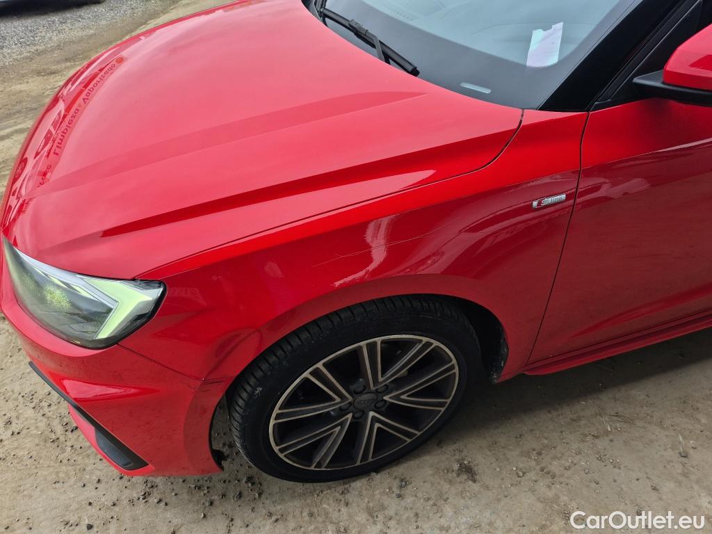  Audi  A1 Sportback AUDI A1 / 2018 / 5P / berlina con portón Sportback S line 30 TFSI 81kW (116CV) (AC) #1