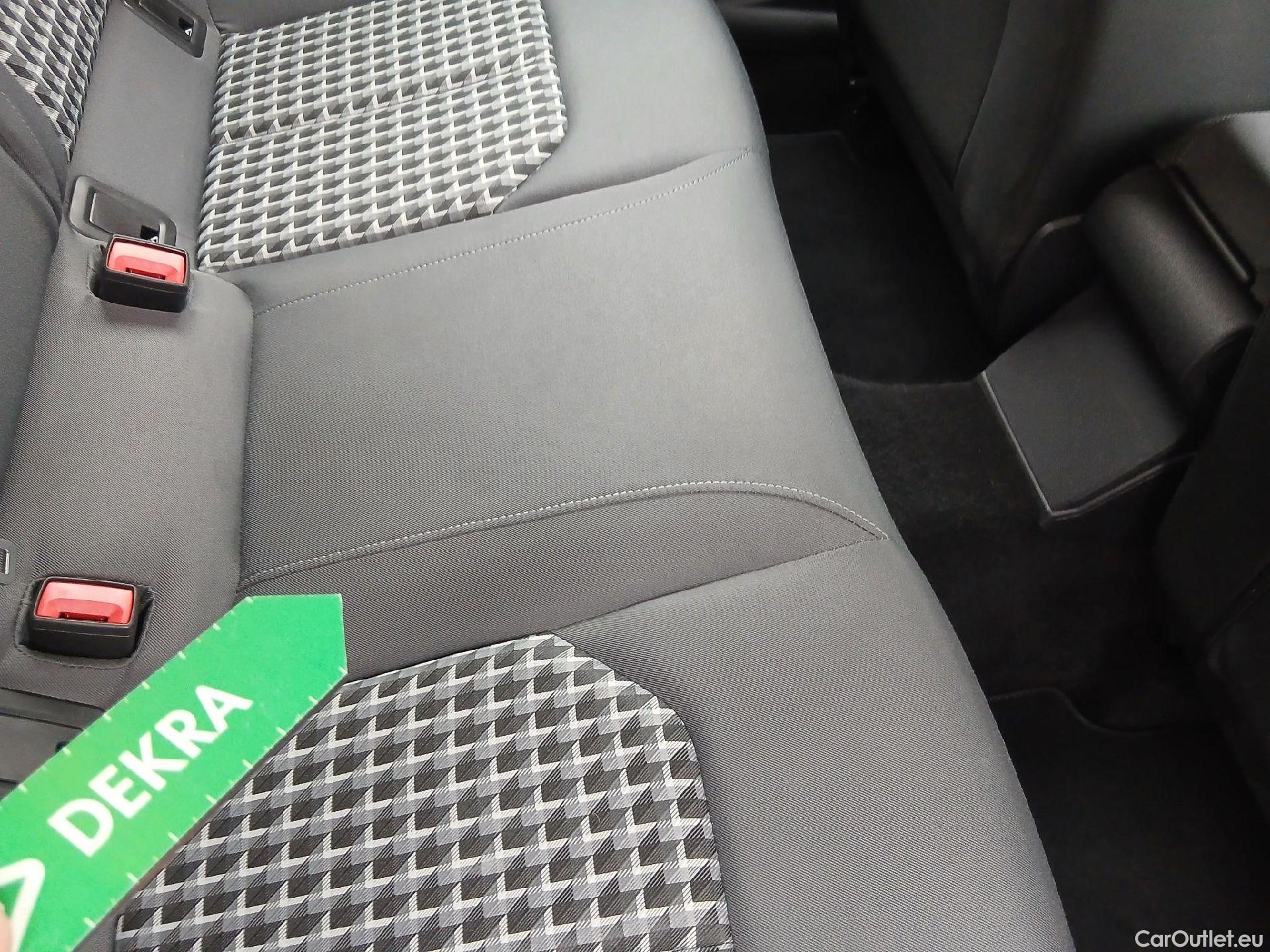  Audi  A1 Sportback AUDI A1 / 2018 / 5P / berlina con portón Sportback Adrenalin 30 TFSI 81kW S tron(SP) #14