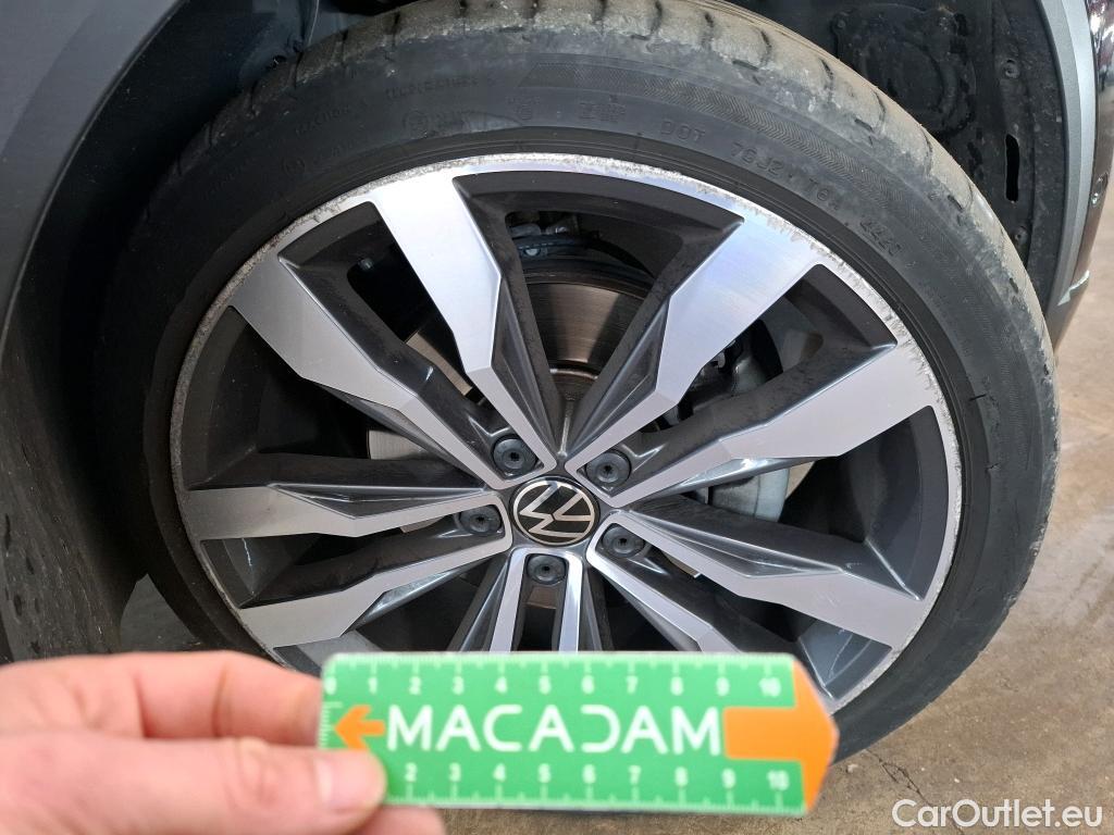  Volkswagen  T-ROC VOLKSWAGEN  / 2017 / 5P / SUV 1.5 TSI 150 EVO R-LINE DSG7 #1