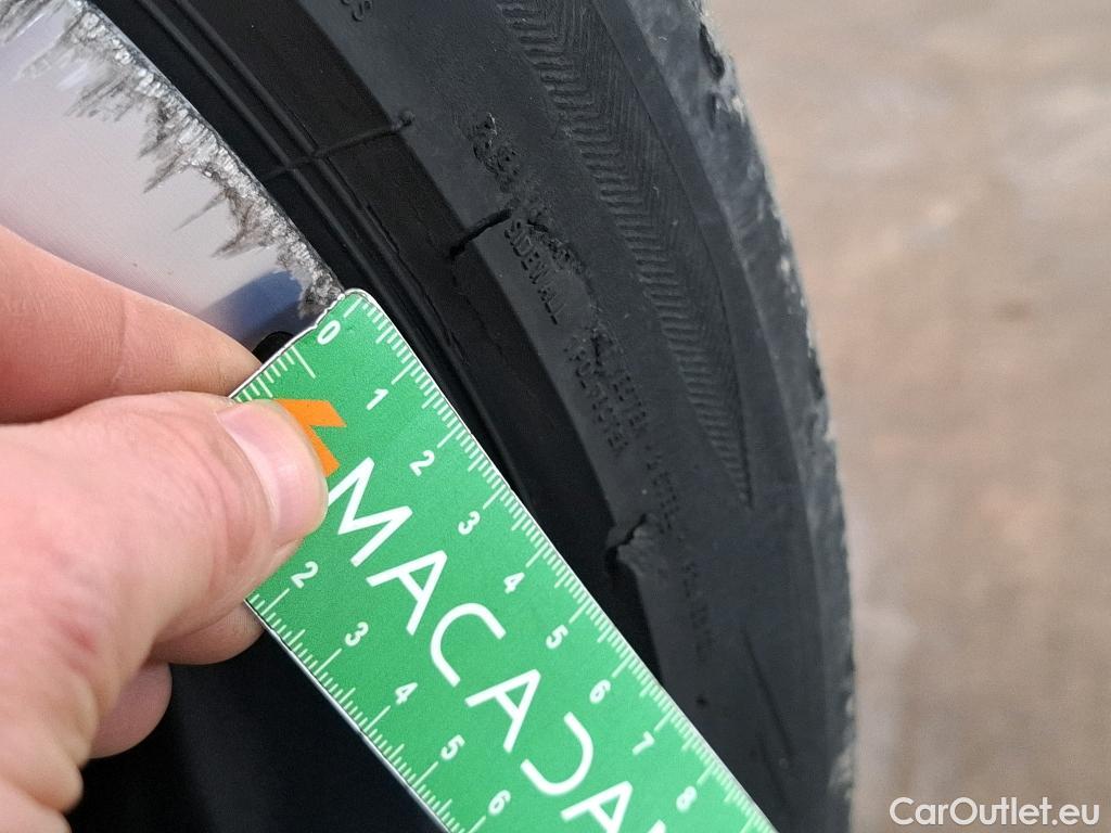  Volkswagen  T-ROC VOLKSWAGEN  / 2017 / 5P / SUV 1.5 TSI 150 EVO R-LINE DSG7 #3