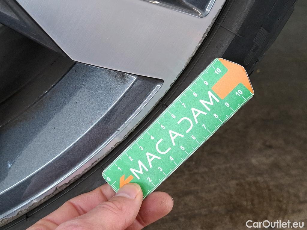  Volkswagen  T-ROC VOLKSWAGEN  / 2017 / 5P / SUV 1.5 TSI 150 EVO R-LINE DSG7 #45