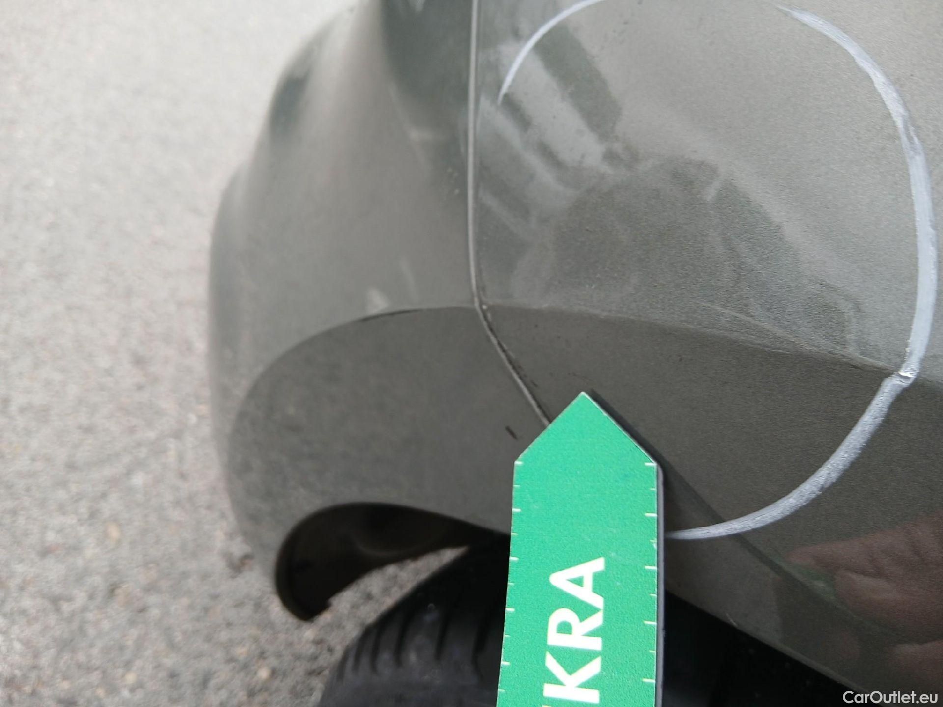  Audi  A1 Sportback AUDI A1 / 2018 / 5P / berlina con portón Sportback Adrenalin 30 TFSI 81kW S tron(SP) #21