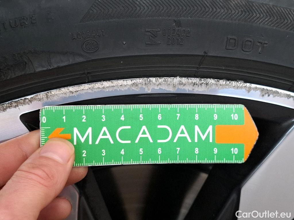  Volkswagen  T-ROC VOLKSWAGEN  / 2017 / 5P / SUV 1.5 TSI 150 EVO R-LINE DSG7 #35