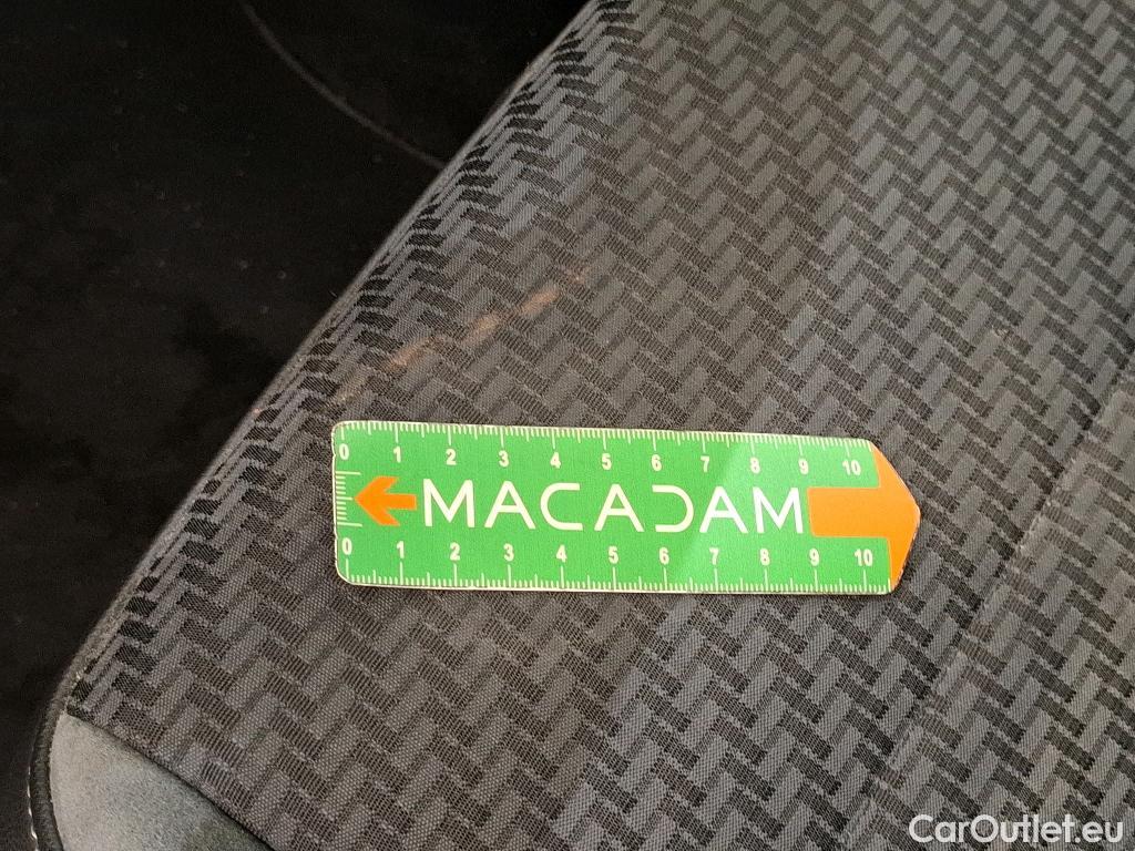  Volkswagen  T-ROC VOLKSWAGEN  / 2017 / 5P / SUV 1.5 TSI 150 EVO R-LINE DSG7 #82