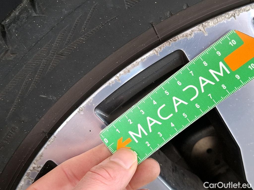  Volkswagen  T-ROC VOLKSWAGEN  / 2017 / 5P / SUV 1.5 TSI 150 EVO R-LINE DSG7 #60