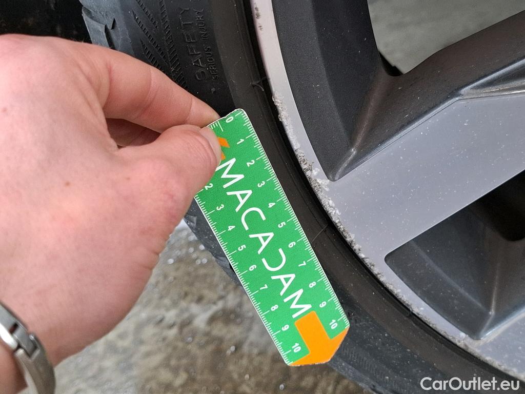  Volkswagen  T-ROC VOLKSWAGEN  / 2017 / 5P / SUV 1.5 TSI 150 EVO R-LINE DSG7 #49