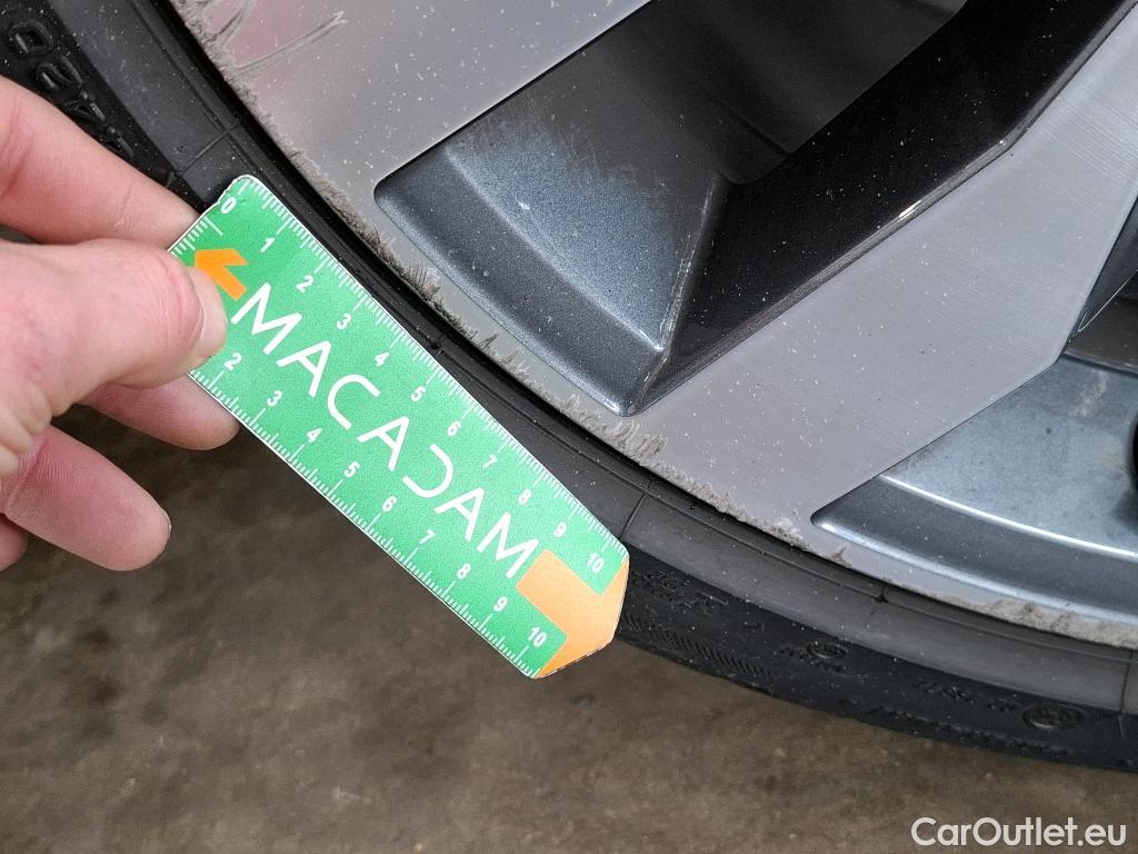  Volkswagen  T-ROC VOLKSWAGEN  / 2017 / 5P / SUV 1.5 TSI 150 EVO R-LINE DSG7 #58