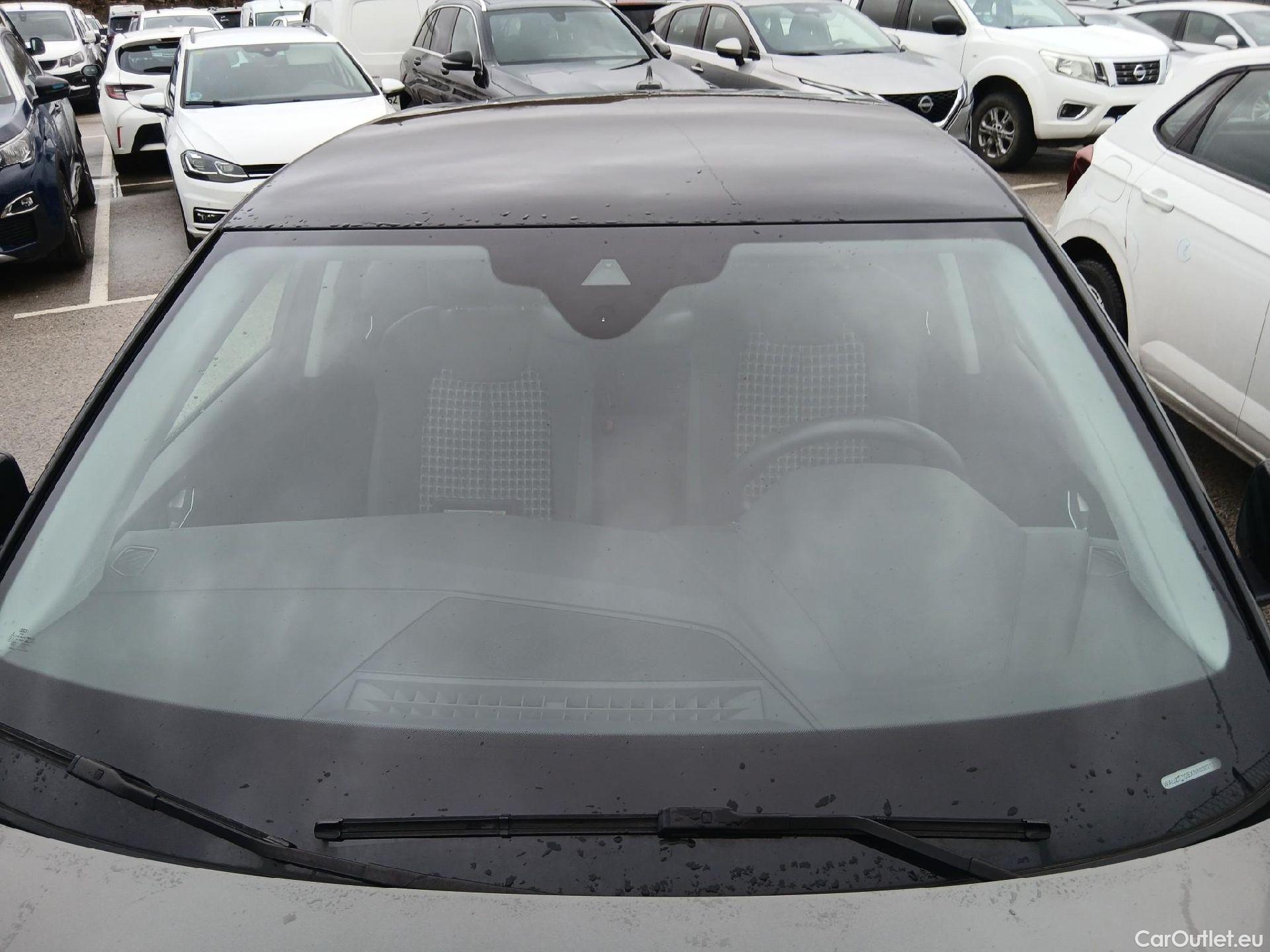  Audi  A1 Sportback AUDI A1 / 2018 / 5P / berlina con portón Sportback Adrenalin 30 TFSI 81kW S tron(SP) #1