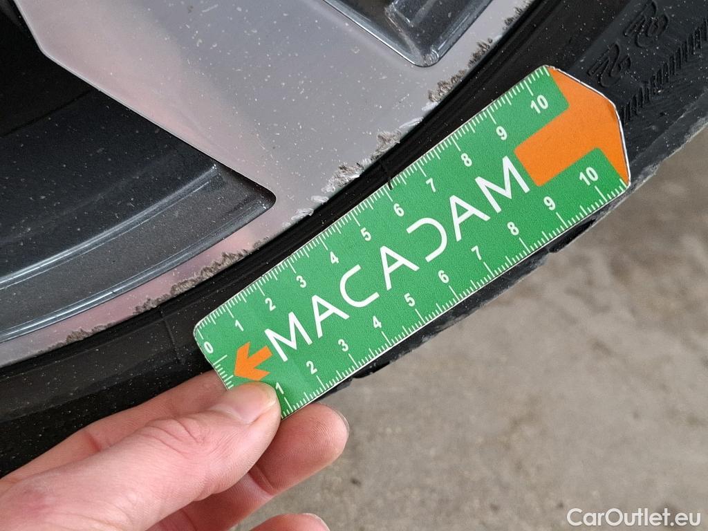  Volkswagen  T-ROC VOLKSWAGEN  / 2017 / 5P / SUV 1.5 TSI 150 EVO R-LINE DSG7 #66