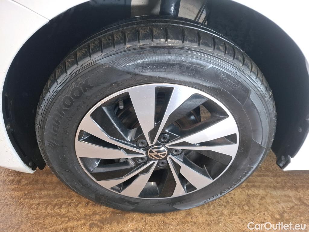  Volkswagen  Polo VOLKSWAGEN  / 2017 / 5P / Berline 1.0 TSI 95 Lounge Business #13