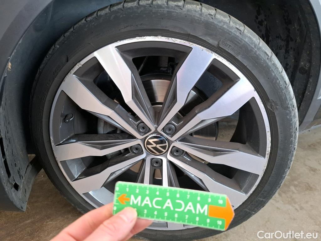  Volkswagen  T-ROC VOLKSWAGEN  / 2017 / 5P / SUV 1.5 TSI 150 EVO R-LINE DSG7 #5