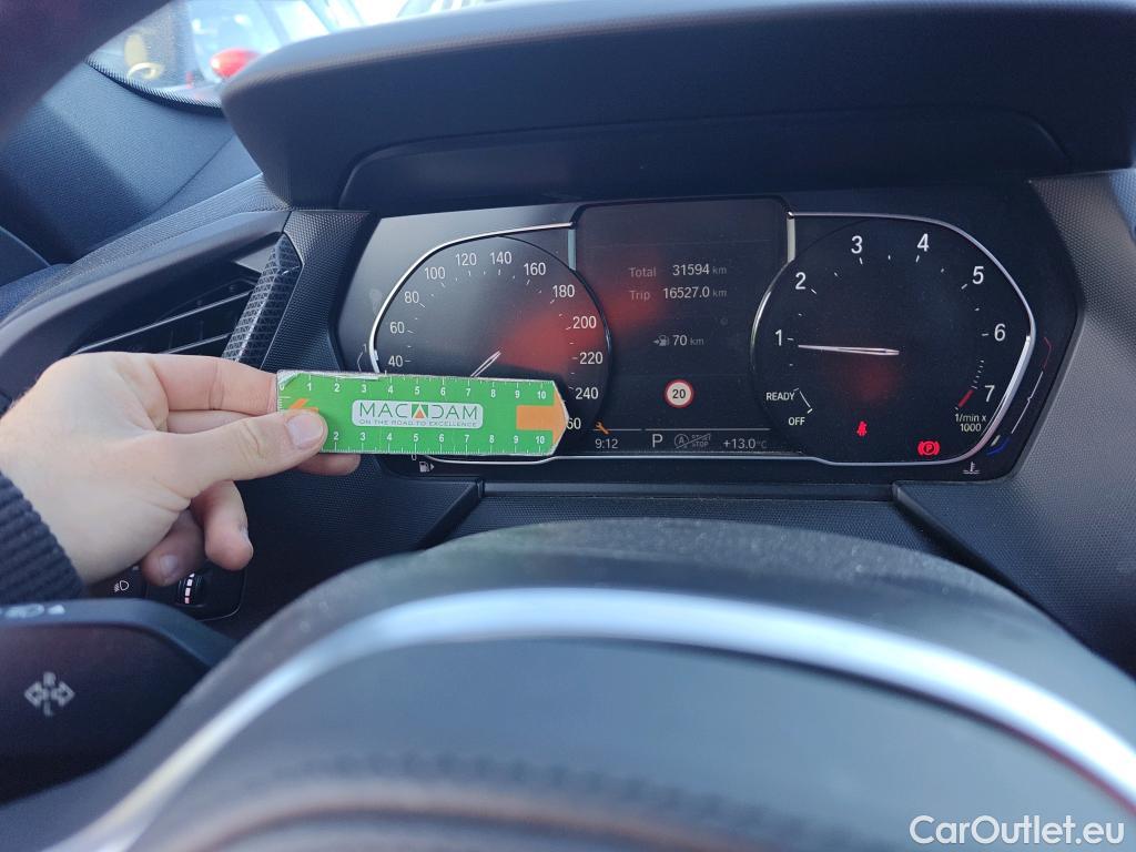  Bmw  Serie 1 BMW  / 2019 / 5P / berlina con portón 118i #29