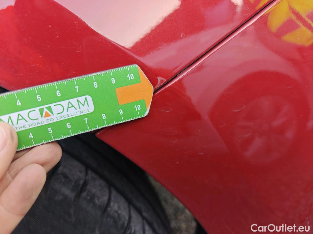  Bmw  Serie 1 BMW  / 2019 / 5P / berlina con portón 118i #36