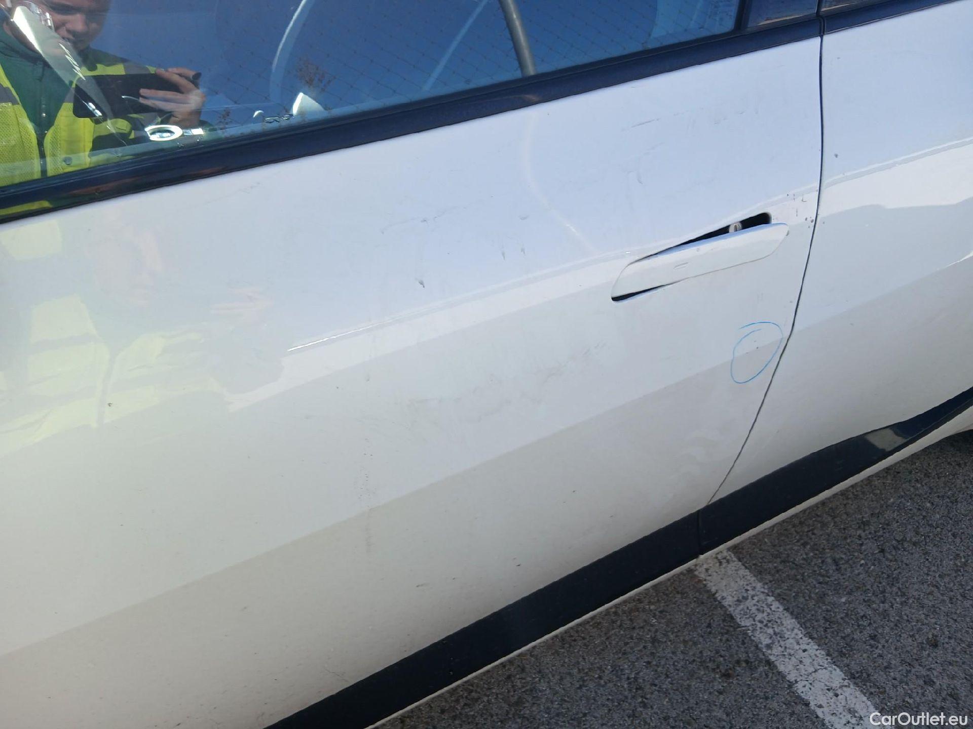  KIA  Ev6 KIA  / 2021 / 5P / todoterreno GT-Line 77,4kWh 168kW RWD Long Range #14