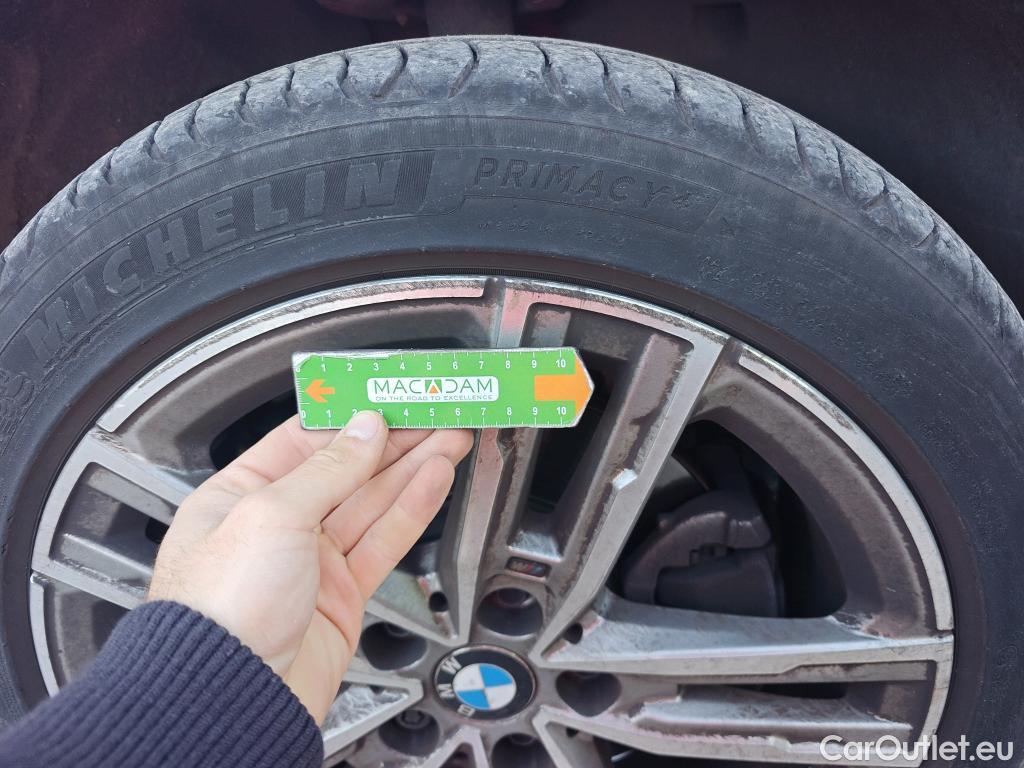  Bmw  Serie 1 BMW  / 2019 / 5P / berlina con portón 118i #4