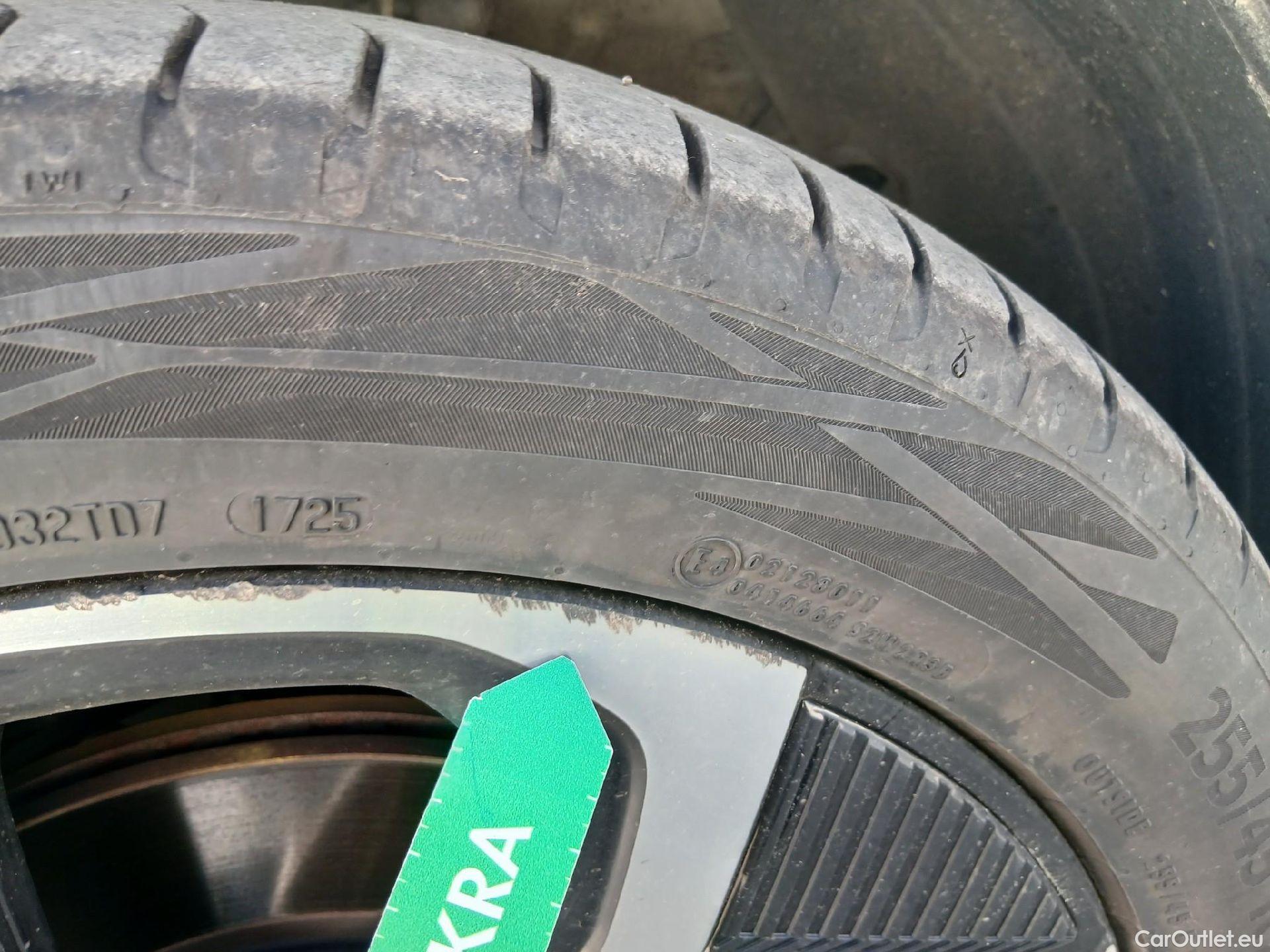  KIA  Ev6 KIA  / 2021 / 5P / todoterreno GT-Line 77,4kWh 168kW RWD Long Range #3