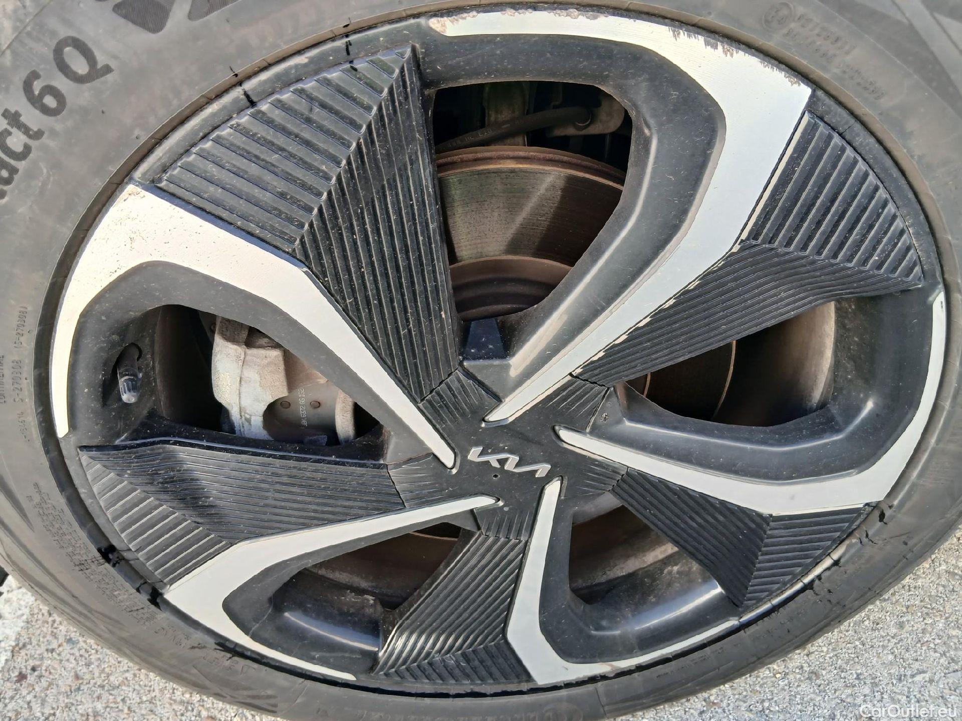  KIA  Ev6 KIA  / 2021 / 5P / todoterreno GT-Line 77,4kWh 168kW RWD Long Range #2